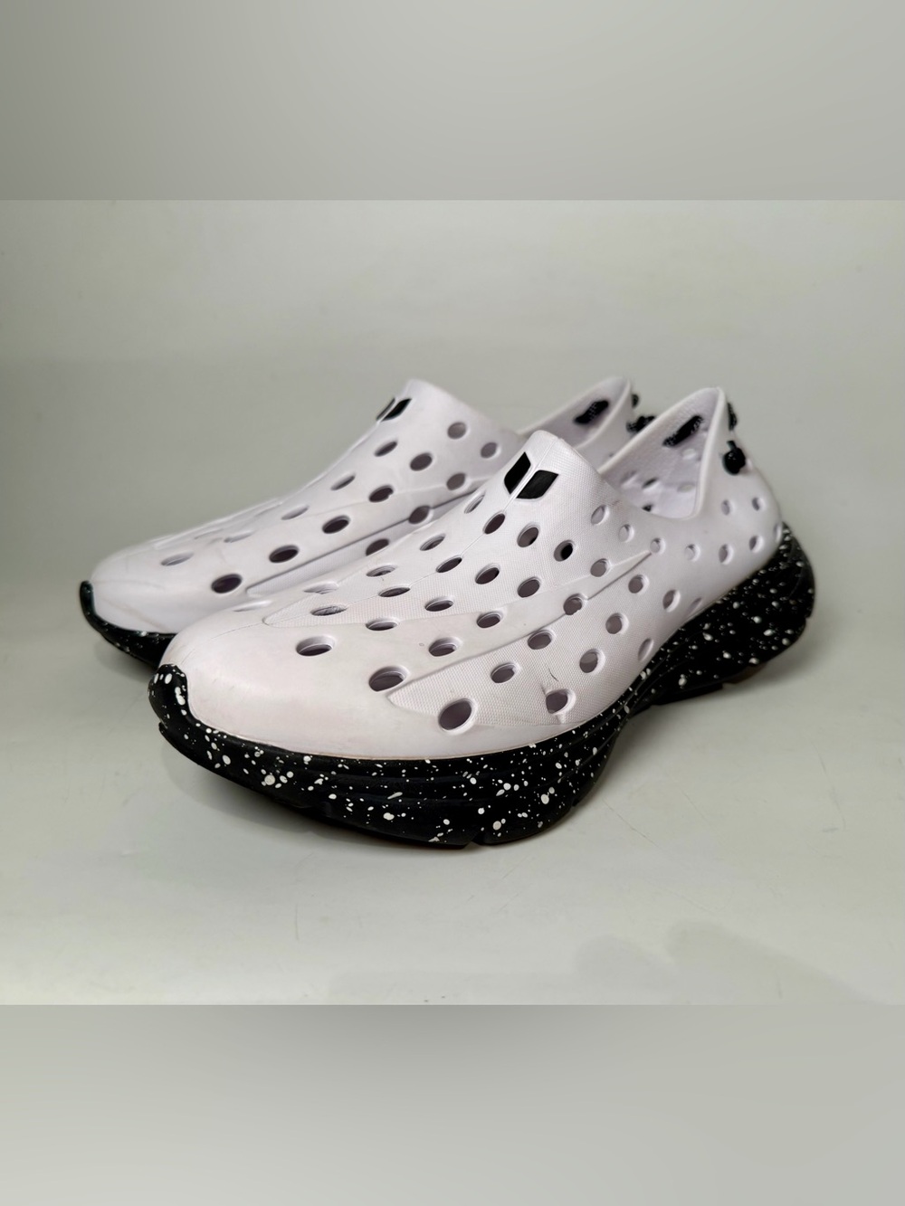 Kane Shoes Mens 12 Rubber Clogs White Black Vent Holes Slip On Comfort Relaxed